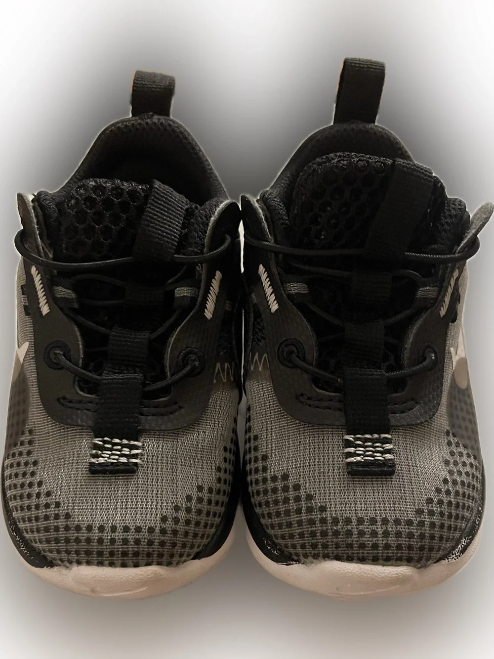 Nike Toddler Black and Gray Athletic Shoes